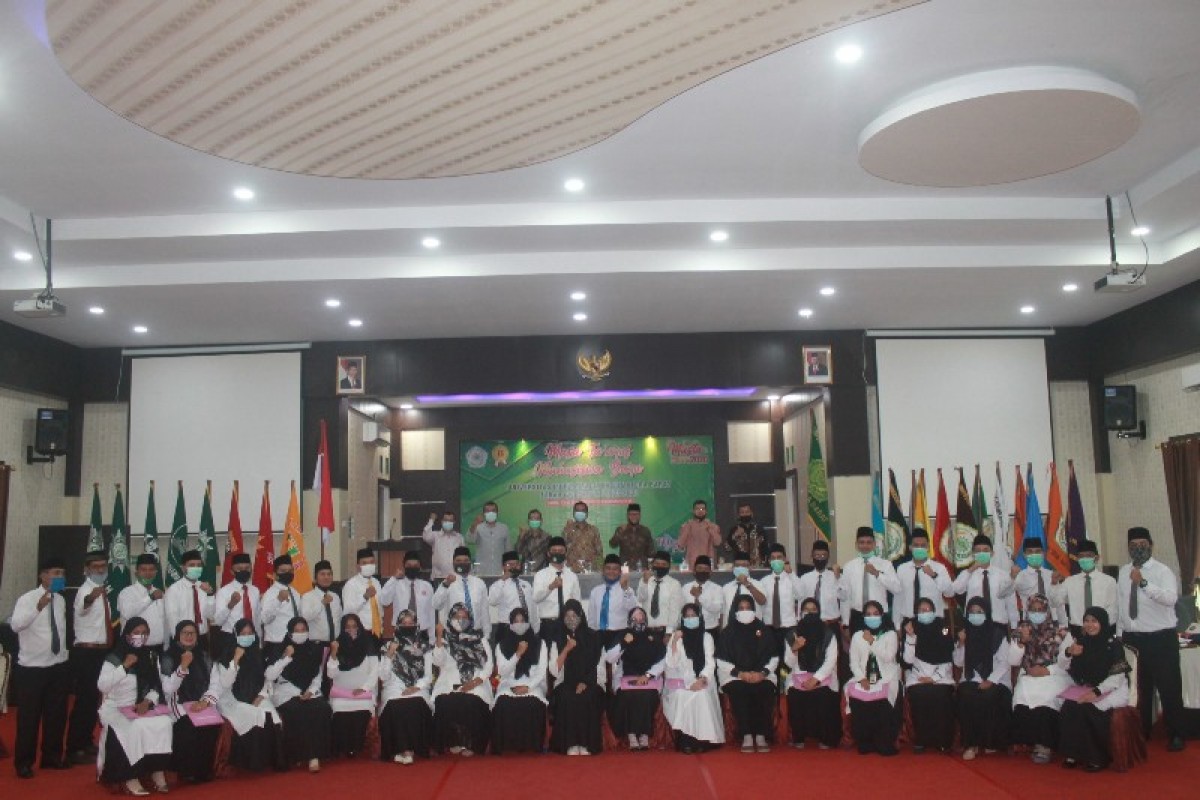 Pengukuhan Dosen dan Karyawan