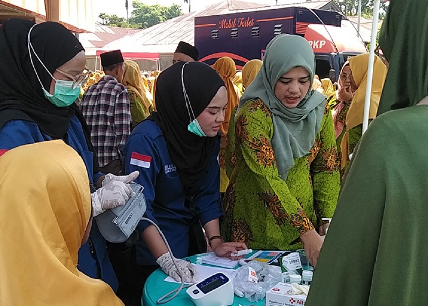 Fakultas Kesehatan UM Sumatera Barat Berikan Layanan Cek Kesehatan Gratis di Pengajian & Refleksi Milad ‘Aisyiyah ke-109