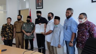 Pemko Padang Panjang Hibahkan Tanah untuk Pembangunan Kampus Baru UMSB