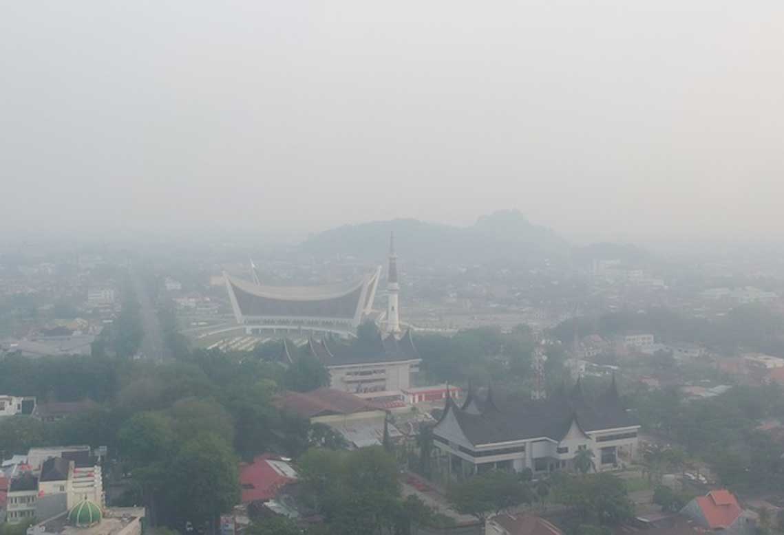Jangan Sepelekan Kabut Asap, Dosen Fakes UM Sumatera Barat Ingatkan Bahaya yang Bisa Mengintai Kesehatan