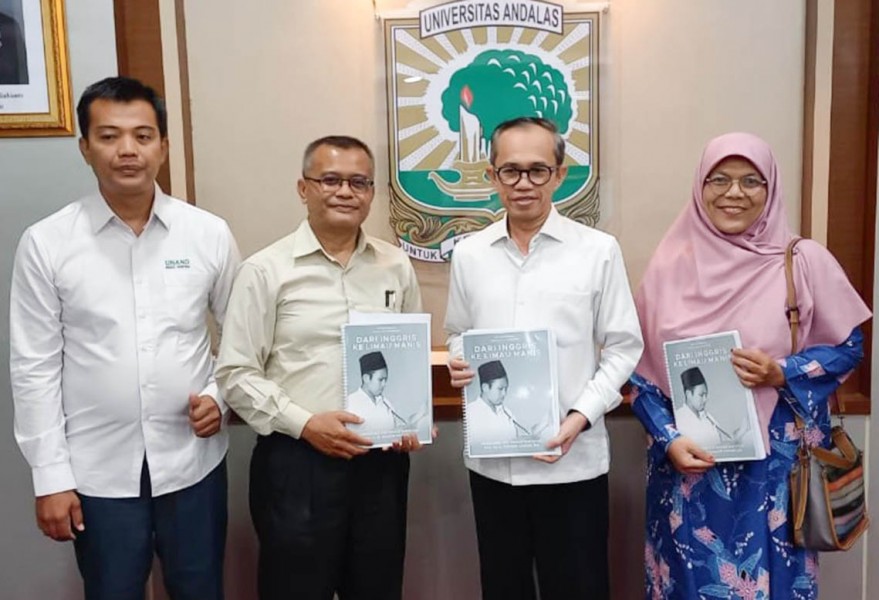 Didukung Rektor Unand, Dosen UM Sumatera Barat Efri Yoni Baikoeni Inisiasi Penulisan Buku Biografi Prof. Khaidir Anwar