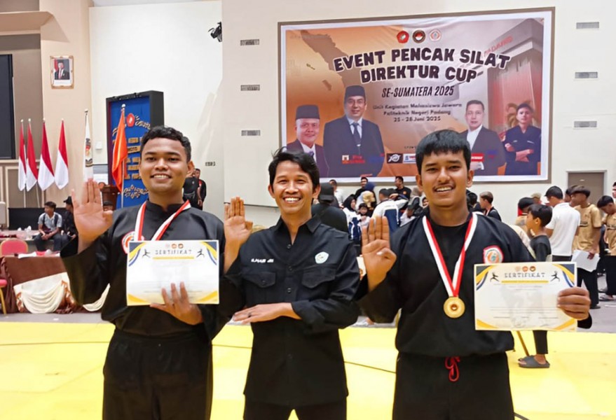 Dua Mahasiswa FAI UM Sumatera Barat Juarai Pencak Silat Direktur Cap Se-Sumatera