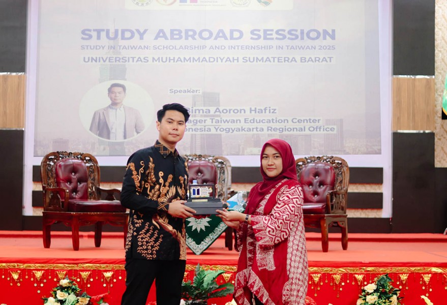 UM Sumatera Barat Gelar Seminar Studi Abroad, Bahas Peluang Beasiswa dan Magang di Taiwan 