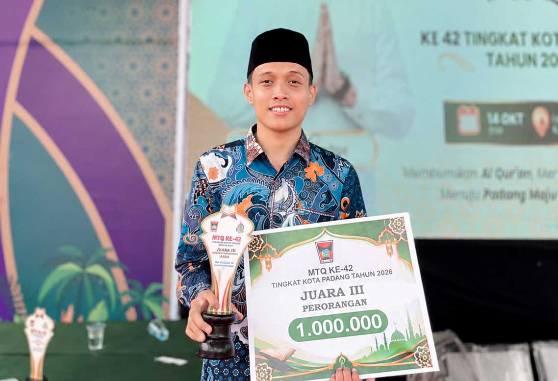 Akramul Insan Zaer, Mahasiswa S2 PAI UM Sumatera Barat Raih Juara 3 Qiraat Remaja MTQ Kota Padang 2026