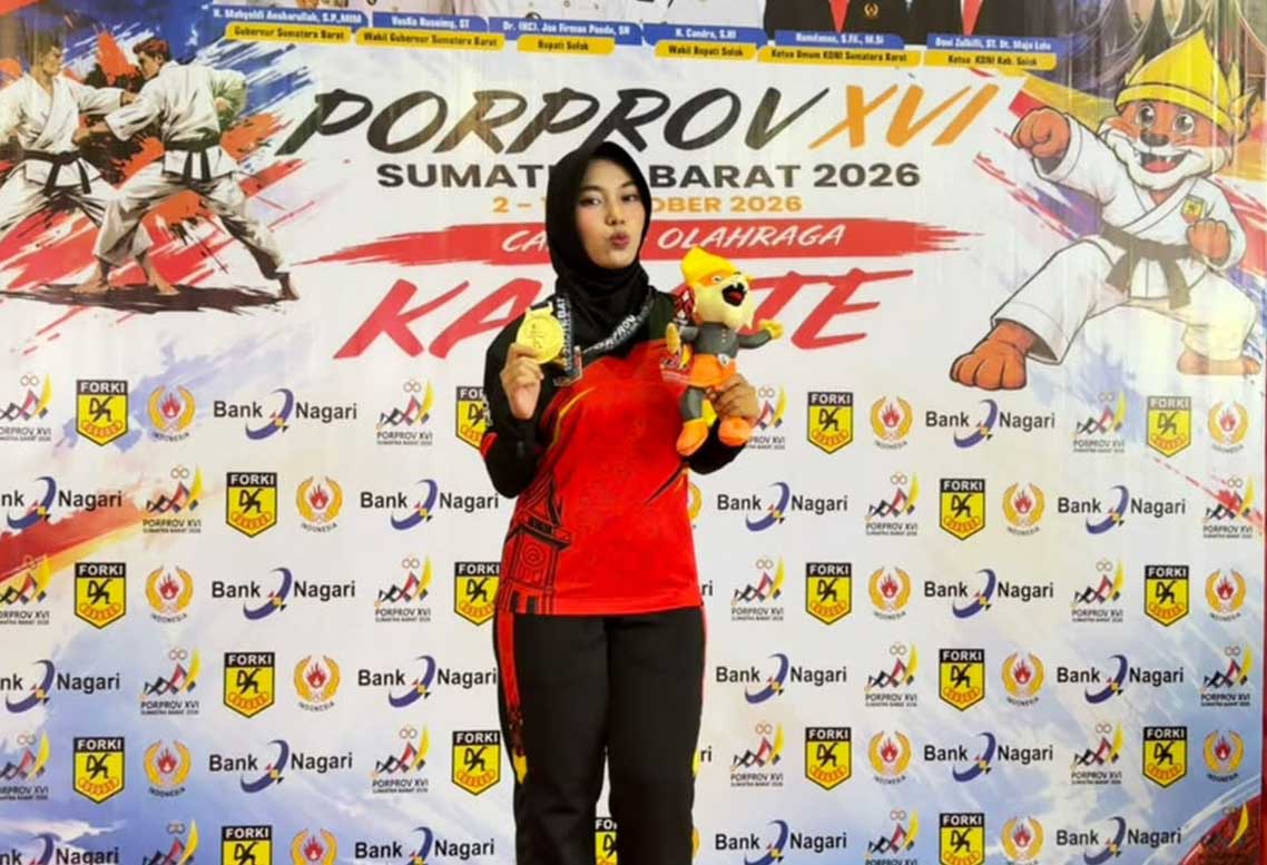 Chelse Lexem, Mahasiswi Hukum UM Sumatera Barat Sukses Sabet Medali Emas Cabor Karate PORPORV XVI Sumbar 
