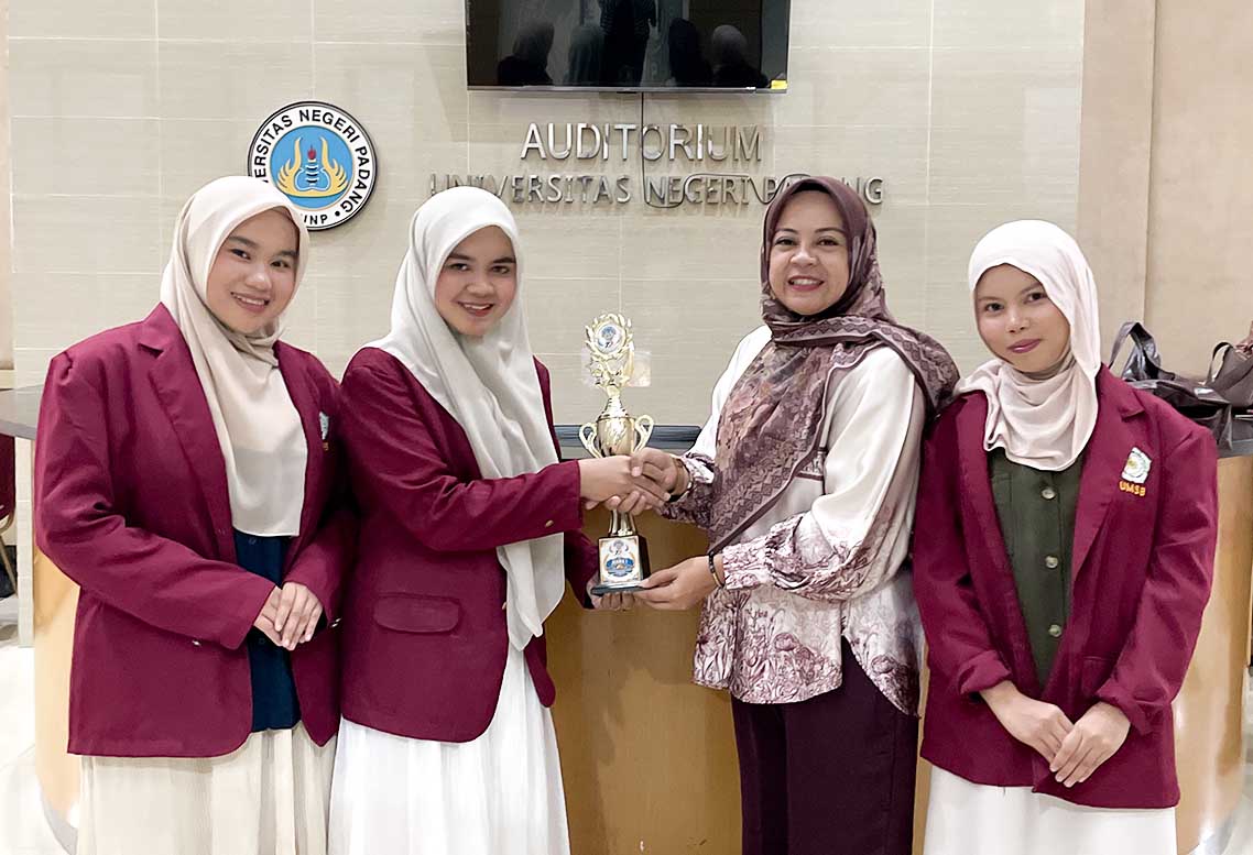 Gemilang! Tim Mahasiswi PGMI UM Sumatera Barat Sabet Juara 1 Video Microteaching Digital Pendidikan
