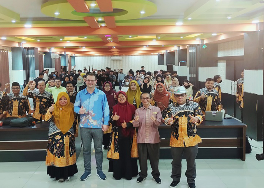 Buktikan Ucapannya, Dekan Fakultas Hukum Datangkan Pakar Hukum Internasional Ke Kampus III UM Sumbar