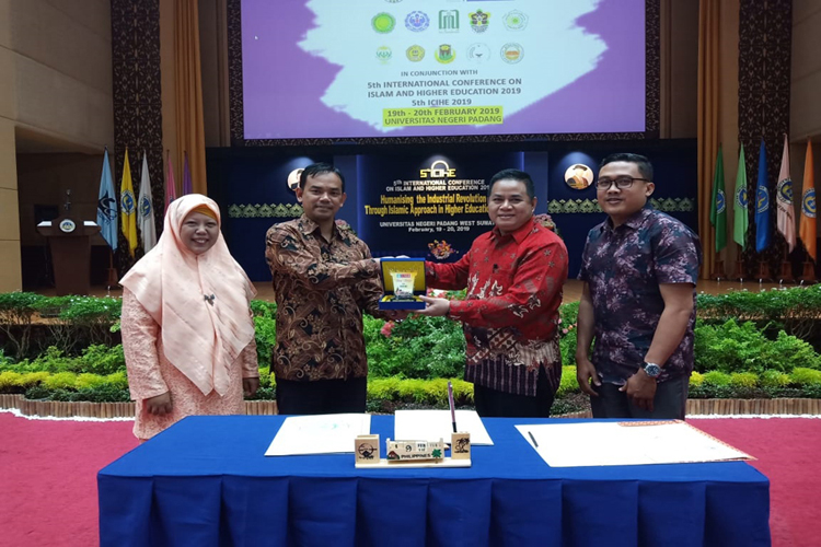 Penandatanganan Perjanjian Kerjasama UMSB dengan Universitas Muhammadiyah Lampung
