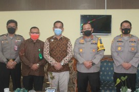 Rektor UMSB bersilaturahmi sekaligus melakukan MOU dengan POLDA Sumbar