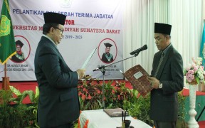 Pelantikan rektor termuda di Indonesia Rektor UMSB