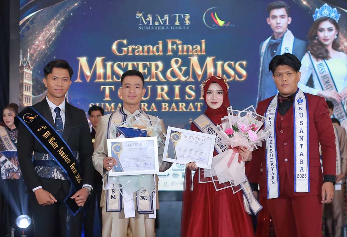 Mahasiswa Fisipol UM Sumatera Barat Aidi Wahyu Rafisandi Bawa Pulang Dua Gelar Mister Tourism Sumbar 2026