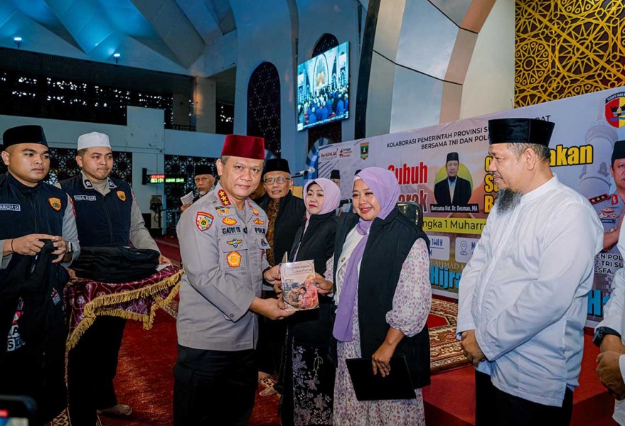 Dr. Rahmi, Dosen UM Sumatera Barat Luncurkan Buku Pendidikan Agama dan Culture Policing sebagai Benteng di Asrama Polri