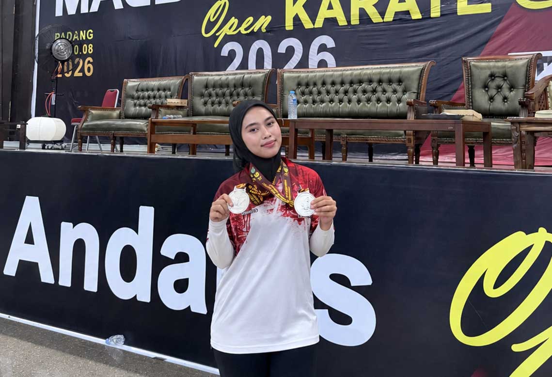 Chelse Lexem, Mahasiswi Hukum UM Sumatera Barat Kembali Juarai Karate di Tingkat Sumatera