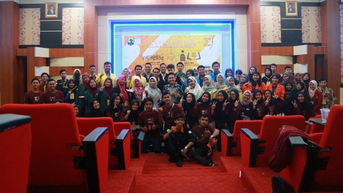 Fakultas Ekonomi Universitas Muhammadiyah Sumatera Bara (UMSB) mengikuti lomba EcoFair Ekonomi Tingkat Nasional yang di adakan di UNAND